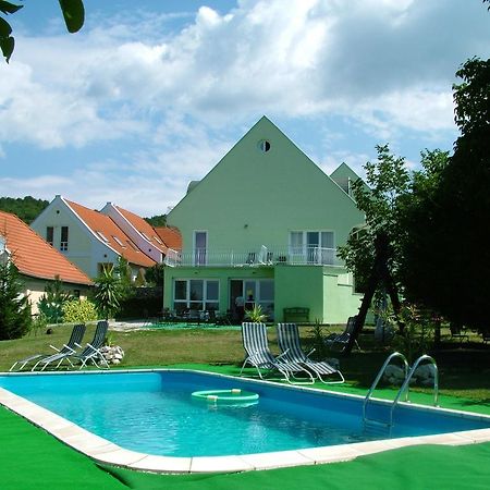 Zoldhaz Bio Panzio Gyenesdiás Exterior photo